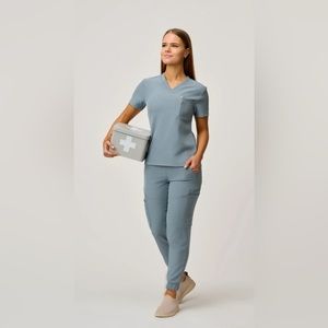 LUUNA SCRUBS - Astra Top & Astra Jogger